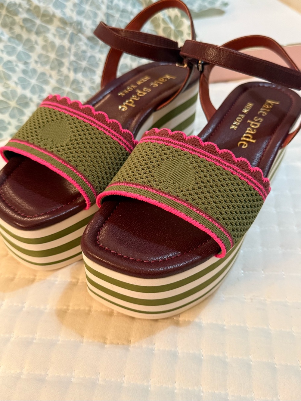 Kate Spade New York Highrise Spade Wedge Sandals. 9.5. Nib